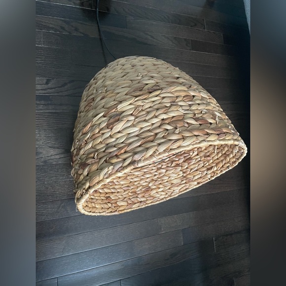 Bamboo woven hanging light fixture - Picture 3 of 4